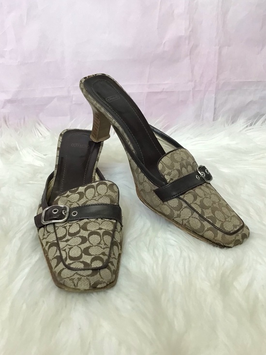Coach Shoes - Coach 6.5